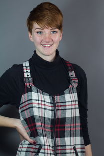 APP下载 LY Sports-世界冠军许昕近况，现身迪士尼当“保镖”，妻子带俩娃锅盖头抢镜